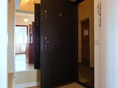 Mantuleasa, Calea Mosilor, bd. Carol